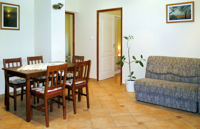 4 bedroom House in Balatonszárszó with private pool and garden - Photo 9