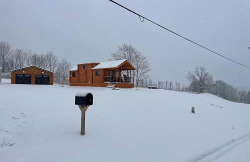 Private Luxury Log Cabin in the Endless Mountains, Firepit, Farm Charm - Foto 30