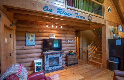 Cabin on the New River with Easy Steps to the River,Hot Tub, Fire Pit - Photo 7