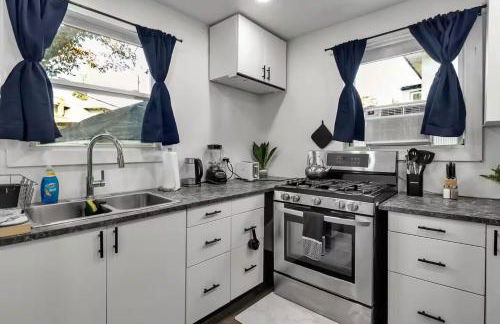 The Victorian House - Photo 3