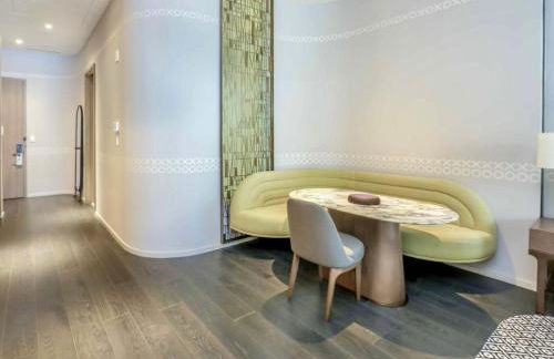 SLS Lux Brickell Exclusive by Palermo Home Miami - Photo 72