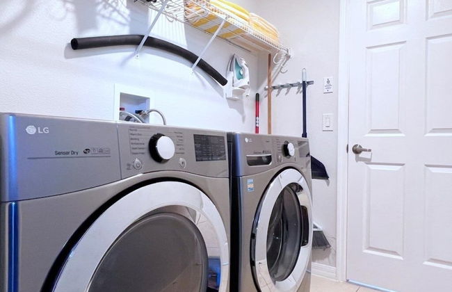 Beautifuly 5bd Pool Gm Hm, Legacy Park-409cr 5 Bedroom Home by RedAwning - Foto 30