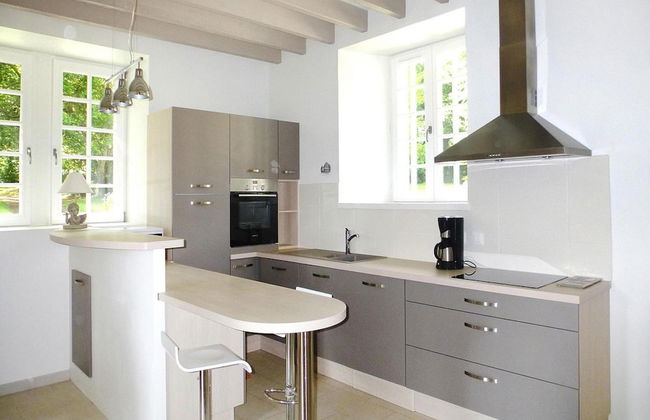 Stone House Near Pink Granite Coast Beaches - Photo 4