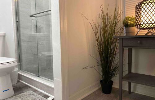 Chic Bungalow Apartment steps from Armature Works & Downtown Riverwalk - Foto 36