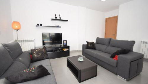 Holiday Home; Nazare Beach for Surfing - Photo 3