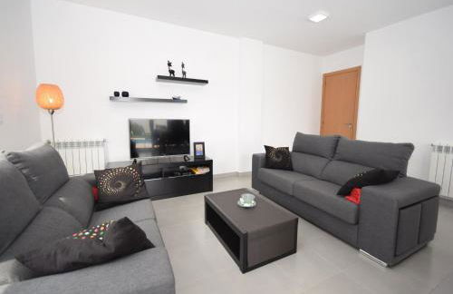 Holiday Home; Nazare Beach for Surfing - Photo 3