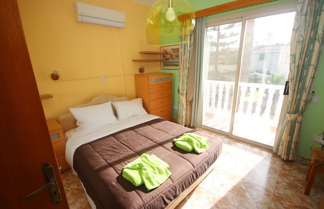 2 Bedroom House near Tombs of the Kings - Photo 4