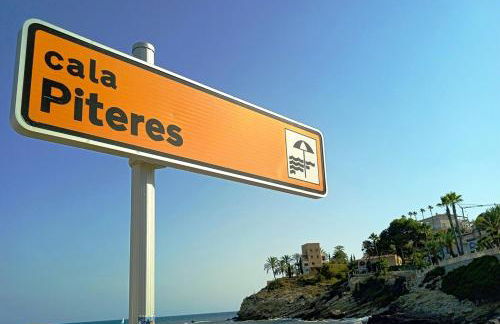 Cozy house next to a cove on the beach - Photo 3