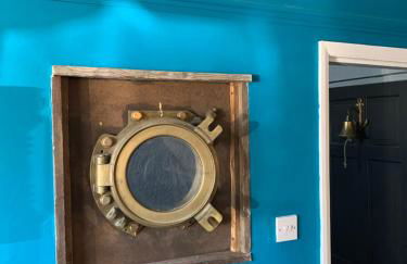 The Anchorage - sea views and beach on doorstep - Photo 4