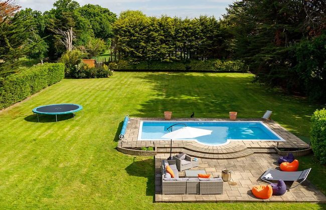 Stunning 5BR Home With Pool - 5 min to Beach - Foto 57