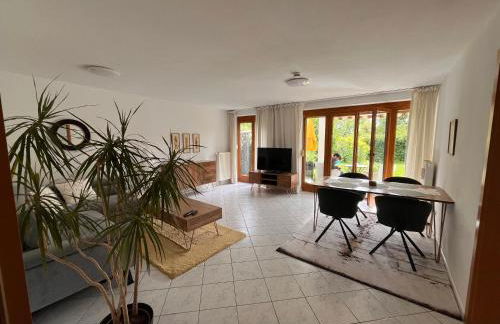 ruhige, zentrale Gartenwohnung mit Tiefgarage - Foto 2