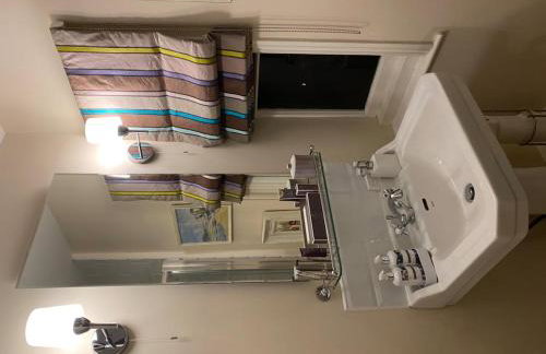 Upper House Stunning Country Home - Photo 31