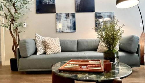 Designer 2 Bedroom with 3 Beds- Pool View, Gym, Parking - Photo 3