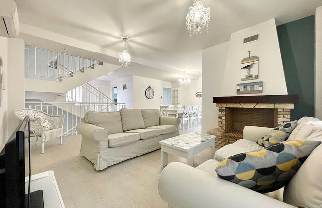 Sunlit Villa Near Golf - Foto 19