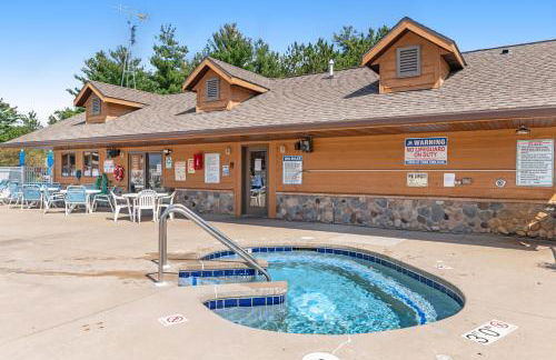 Condo On the Green - Foto 47