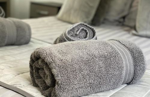 Modern Spacious 1 Bed Apartment with Free Parking in Trendy Inner London Suburb 15 mins walk to Victoria Line Underground then 20 mins to Oxford Street "West End of London" or 10 mins walk to Overground and 10 mins to London Liverpool St "City of London" - Foto 3