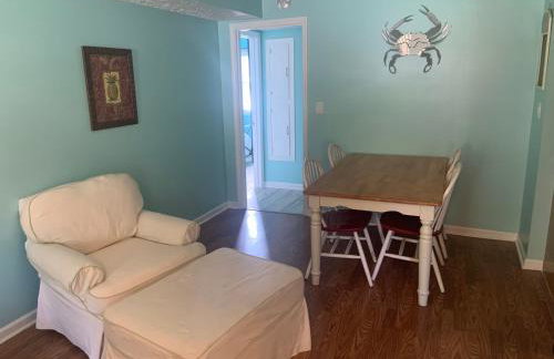 Cheerful two bedroom house 1.5 miles from beach. - Foto 10