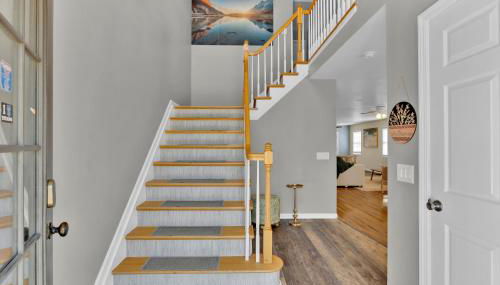 The Seabreeze Haven- Luxury 3BR Coastal Retreat - Near Beach & Free Parking - Foto 3