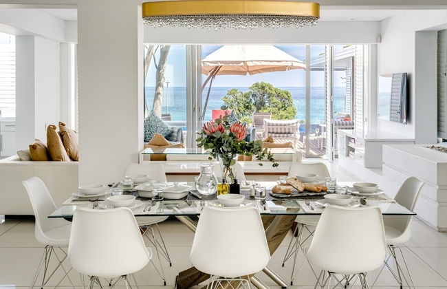 Villa Bleu Blanc in Camps Bay With Pool and Views - Foto 33