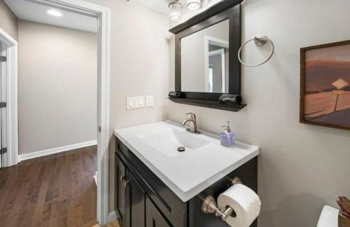 Comfortable 2BR Condo near City Center - Foto 19