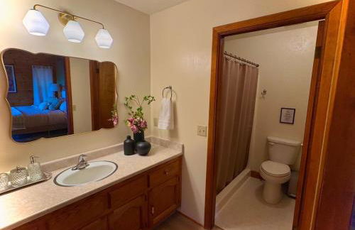 NEW LISTING, Near Yosemite South Gate entrance and town, King bed, Hot Tub, BBQ, Firepit & Mountain Views - Foto 22