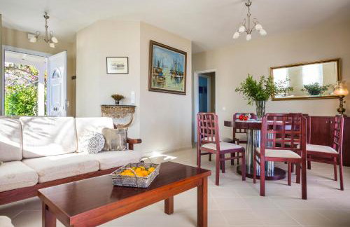 Villa Serenity Sleeps 9 - Foto 64