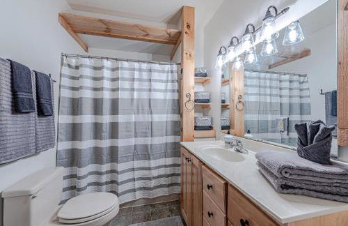 Bear Pause Cabin 3 BR/3BA Amazing view of the Lake - Foto 27