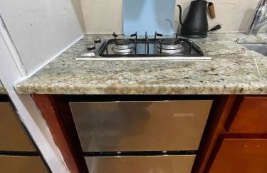 Union Square Studio with Kitchen -Shared Bathroom - Foto 10