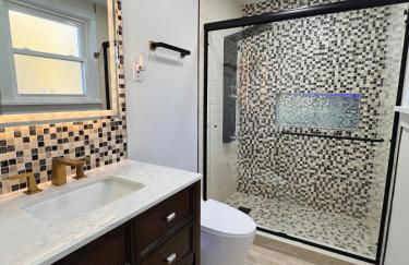 Catskills Escape Hot Tub Massage Chairs & Games - Foto 46