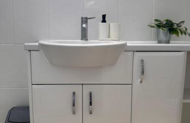 Rats Retreat at Tove Valley Cottages - Photo 16