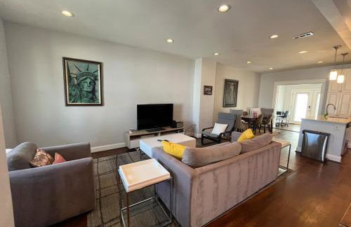 3BD Brookland Home W Parking & Metro Access - Photo 7