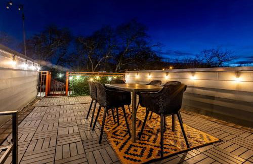 Modern Luxe Townhome with Rooftop Cinema - Foto 40