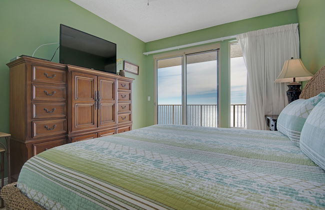 Tropical High-Rise Condo with Beachside Pool Access and Free Poolside WiFi - Unit 2004 by RedAwning - Foto 3