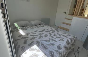 Studio Mer et Soleil avec Terrasse, en centre-ville, parking - Photo 7