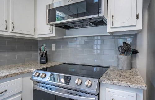 Disconnect From The City In This Outdoorsy Getaway - Foto 18