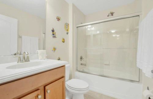 Near Disney - 5BR Home- Games Pool Hot Tub & BBQ - Foto 20