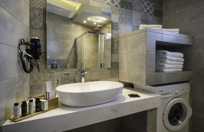 Talos Luxury Suites - Photo 64