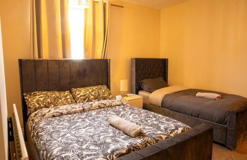 Mansfield House - Sleeps 10, Free Parking, WiFi - Weekly & Monthly Stay Deals! - Foto 6