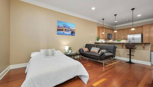 Glamorous 1BR Condo 200ft to St. Thomas Hospital - Foto 3