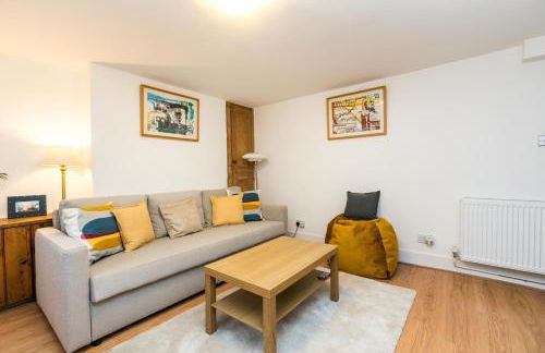 NEW Stylish 1 Bedroom Flat with Garden | London - Foto 8