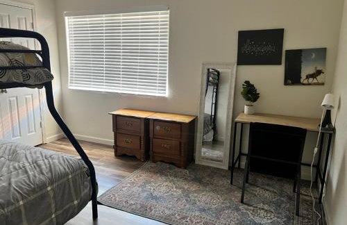 Peaceful 2bed,1bath condo with free parking all yours to enjoy - Photo 7