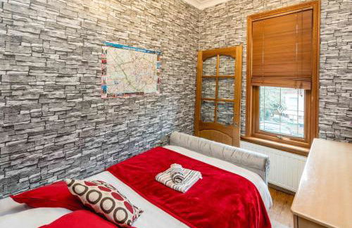 Huge 6 Beds House in Zone 2 London-MobileRateOffers-Families-Leisure-Parking-WiFi-PoolTable-Netflix-Sleeps15! - Foto 10