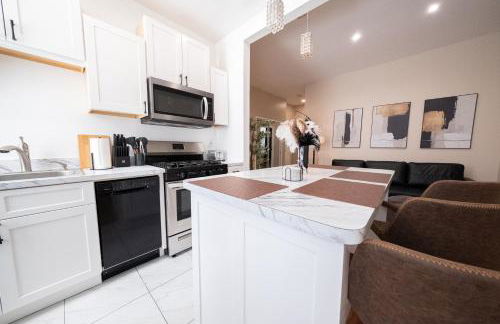 Sunlit 2BR Central Park North elevator & laundry - Foto 34