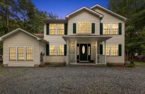 Spacious Home by Kalahari Waterpark, Camelback, Jim Thorpe, FREE EV and PRIVATE SAUNA - Foto 37