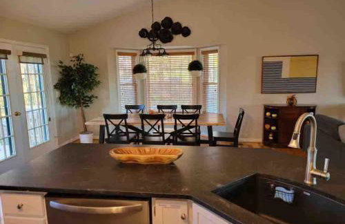 Blue Mountain Getaway Hot tub, Winery, Game Room - Foto 25