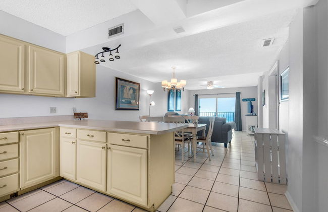 Regency Towers 1320 - Photo 30