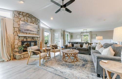 Lakefront Sherrills Ford Haven with Boat Dock! - Foto 4