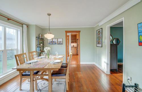 Bright Bellingham Home with Fire Pit 1 Mi to Beach! - Foto 7