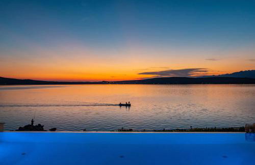 Luxury Villa Novita with Pool - Photo 3