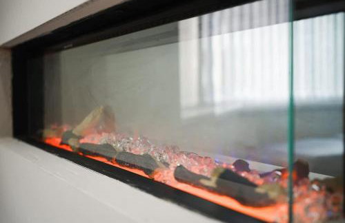 Stylish Home With Free Parking And Easy City Access - Photo 18